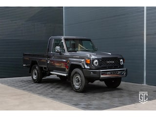 Toyota Land Cruiser GRJ79 Single Cab LX-E A/T