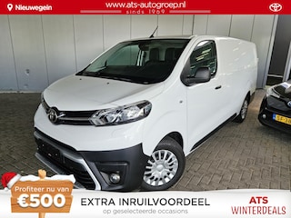 Toyota Proace Long 2.0 D-4D L2 Navigator | 31.600km | Trekhaak | Apple Carplay & Android Auto | BSM | Parkeersensoren V + A