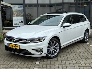 Volkswagen Passat Variant 1.4 TSI GTE Highline / PANO / Leder bekleding / Head up