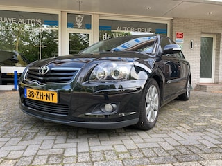 Toyota Avensis 1.8 VVTi Luna Business Audio navigatie/Cimate controle/Trekhaak/Multifunct. lederen stuur/Licht metaal