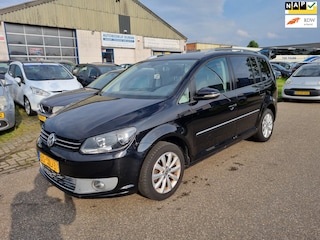 Volkswagen Touran 1.2 TSI Highline BlueMotion Bj:2011 NAP!