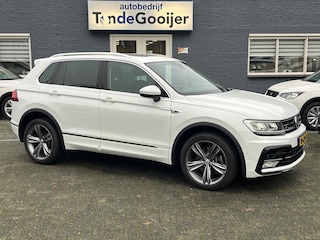 Volkswagen Tiguan 2.0 TSi DSG 4Motion Highline Business R-Line | EL. TREKHAAK | STANDKACHEL | PANORAMADAK |