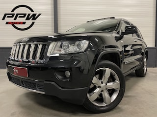 Jeep Grand Cherokee 5.7 V8 Hemi Overland 353PK EDITION PANO/LUCHTVERING/LEER+VENTILATIE/CAMERA/XENON/KEYLESS/20"LMV/TREKHAAK/UNIEKE AUTO, PERFECTE CONDITIE/YOUNGTIMER/3500KG TREKGEWICHT!!