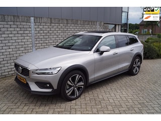 Volvo V60 2.0 B5 AWD Ultimate 250PK Autom Panodak Leder Adaptieve Cruise Head-Up Navi Camera Clima 2x PDC LMV Trekh.