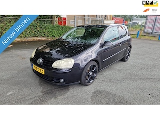 Volkswagen Golf 2.0 FSI Sportline