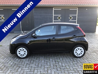 Toyota Aygo 1.0 VVT-i x-play Led Camera speed limiter Nap