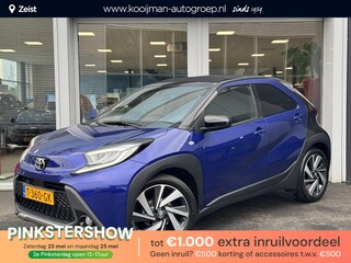 Toyota Aygo 1.0 VVT-i MT envy Cabrio leuke Two-Tone blauw/zwarte uitvoering | Draadloos telefoonlader | JBL Premium audio installatie | Achteruitrij camera | Airco | Full map navigatie |