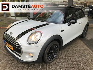 Mini Cooper 1.5 136pk Chili Serious Business │ Achteruitrijcamera │ Automatische airconditioning