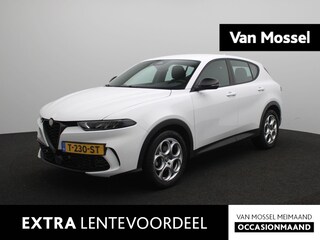 Alfa Romeo Tonale 1.5T Hybrid Sprint | Navigatie | Parkeersensoren voor + Achter | Apple Carplay / Android auto | 18'' LM velgen |