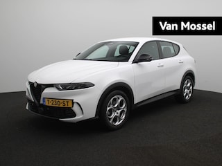 Alfa Romeo Tonale 1.5T Hybrid Sprint | Navigatie | Parkeersensoren voor + Achter | Apple Carplay / Android auto | 18'' LM velgen |
