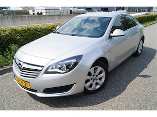 Opel Insignia 1.6 T Cosmo | Clima | Xenon | PDC | Trekhaak