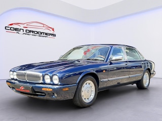 Daimler 4.0 V8 /Topstaat Youngtimer/Beige Leder/Stoelverwarming V+A/Elektr. Stoelen V+A/Clima&Cruise Control/Apple Carplay/(MET GARANTIE*)