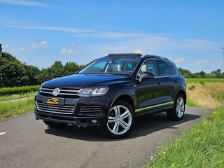 Volkswagen Touareg 3.0 TDI R-line | Panorama | Luchtvering | Trekhaak |