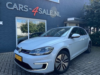 Volkswagen Golf - Virt. cockpit + Camera + Navi - 44 dkm! -
