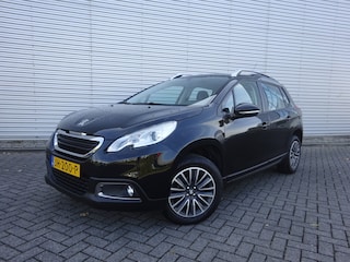 Peugeot 2008 1.2 PureTech Active Panoramadak / Trekhaak / Navigatie