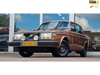 Volvo 200-Serie 244 2.1 GLE Overdrive Ontroest en volledig overgespoten!