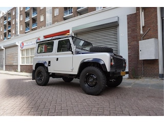 Land Rover Defender 90 2.3 Benzine 5 Personen * Nieuwstaat * Binnen buiten gerestaureerd met behoud originele elementen * Wegenbelastingvrij | Te koop For Sale Rotterdam Nederland