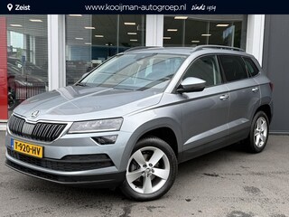 Skoda Karoq 1.0 TSI Style Business | Trekhaak | Achteruitrij camera | Apple Carplay/Android Auto | Airco Autom. | Voorstoelen verwarmd | Cruise control | Keyless Entry- Start | Parkeersensoren | Draadloze telefoonlader |