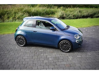 Fiat 500 La Prima 42 kWh Skywindow