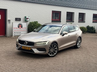 Volvo V60 B3 163pk Mild Hybrid Aut Essential/ Navigatie/ 19 Inch velgen/ Apple Carplay/ DAB/ Camera achter/ 1 Eigenaar/ Origineel NL/ NAP