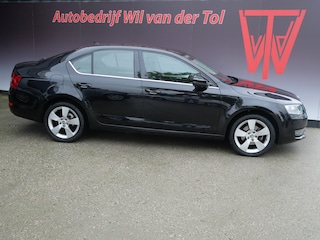 Skoda Octavia 1.4 TSI ELEGANCE BNS | XENON | NAVIGATIE | TREKHAAK | ALL-SEASON | APK 09-2025!!
