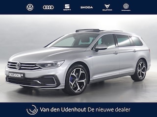 Volkswagen Passat Variant 1.4 TSI PHEV 218pk GTE Business DSG / Panoramadak / Head-up Display / Camera / Stoelverwarming