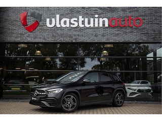 Mercedes-Benz GLA 200 AMG Line ,Trekhaak, Rood Stiksel