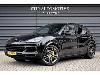 Porsche Cayenne 3.0 E-Hybrid 462pk | Panoramadak | Sport Chrono | Trekhaak wegkl. | Bose | Luchtvering | Soft Close | LED-Matrix | Orig. NL |