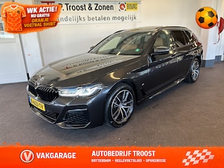 BMW 5-serie Touring 520i High Executive M Sport | Facelift | Panoramadak | Luxe lederen bekleding | Laser-LED | Nederlands geleverd | Memory seats | Sfeerverlichting | Apple carplay | Adaptief onderstel | Keyless | Cruise control | Climate control | Stoelverwarming | Unieke