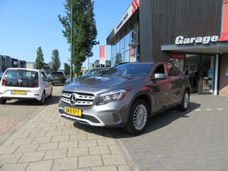Mercedes-Benz GLA 180 Business Solution AMG