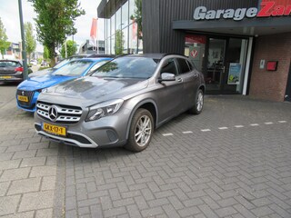 Mercedes-Benz GLA 180 Business Solution AMG