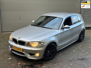 BMW 116i High Executive / M-PAKKET / RIJDT SCHEKELT GOED / NIEUWE APK
