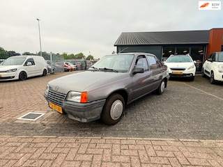 Opel Kadett 1.8S LS Automaat Apk 4-2027