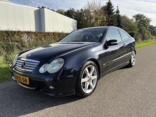 Mercedes-Benz C-klasse Sportcoupé 180 K. / SPORT EDITION / NAVI / CRUISE / AIRCO