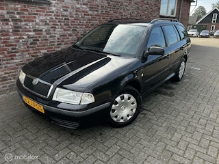 Skoda Octavia Combi 1.6 Ambiente