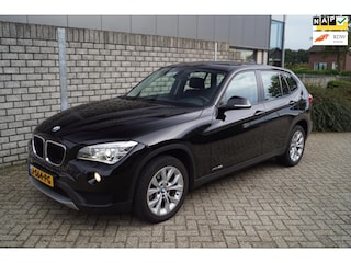 BMW X1 XDrive28i High Executive Autom 245 PK Navi Xenon Clima Stoelverw Cruise 2x PDC LMV ENZ.