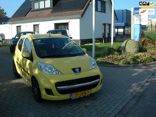 Peugeot 107 1.0-12V Sublime met airco