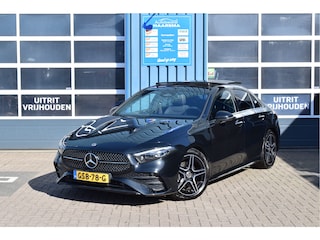 Mercedes-Benz A-klasse 180 AMG Line Night-pakket Panoramadak Automaat