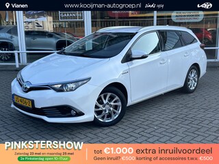 Toyota Auris Touring Sports 1.8 Hybrid Aspiration | Cruise control | Spraakbediening | Airconditioning | Keyless start | Achteruitrijcamera | Ruime kofferbak |