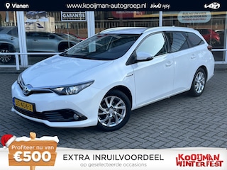 Toyota Auris Touring Sports 1.8 Hybrid Aspiration | Cruise control | Spraakbediening | Airconditioning | Keyless start | Achteruitrijcamera | Ruime kofferbak |