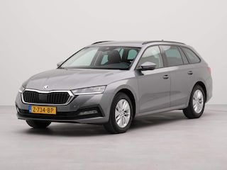 Skoda Octavia Combi 1.0 TSI Business Edition | Navigatie by App | Parkeersensoren voor en achter | Airco | Dakrails |