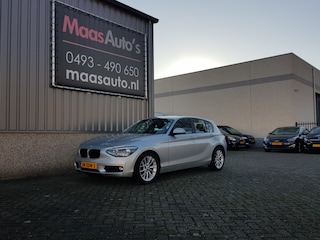 BMW 118i Upgrade Edition uitvoering automaat leder/schuifdak !!!