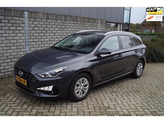 Hyundai i30 Wagon 1.0 T-GDi MHEV Comfort Automaat Navi Camera Airco Cruise Apple Carplay Elektrische Ramen en Spiegels ENZ.