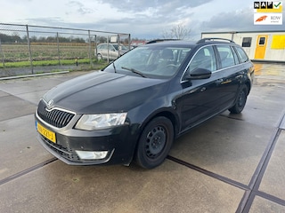 Skoda Octavia Combi 1.6 TDI Greentech Style LEES TEKST!!!