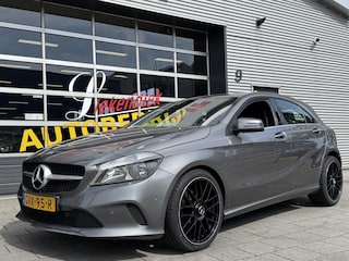 Mercedes-Benz A-klasse 180 BlueEfficiency URBAN - Navigatie I Airco I PDC I Sport interieur & 19 inch Velgen I Dealer onderhouden