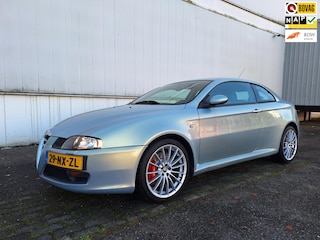 Alfa Romeo GT 3.2 V6 Distinctive met nieuwe distributie