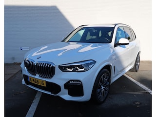 BMW X5 (g05) xDrive45e 394pk Automaat I Panoramadak I PDC I Camera's I Wegkl. Trekhaak I Stoelverwarming I Leder I LED I Head Up I M-Pakket I Harman Kardon I