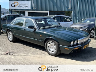 Jaguar XJ 4.0 V8 Sovereign Automaat GARANTIE/YOUNGTIMER/LEDER/CLIMA/CRUISE rijklaarprijs!