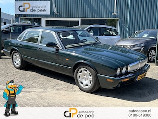 Jaguar XJ 4.0 V8 Sovereign Automaat GARANTIE/YOUNGTIMER/LEDER/CLIMA/CRUISE rijklaarprijs!