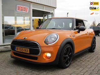 Mini Mini 1.2 Business betreft een van binnen en buiten mooie en technisch goede Mini rondom 17"lm velgen met nieuwe banden.